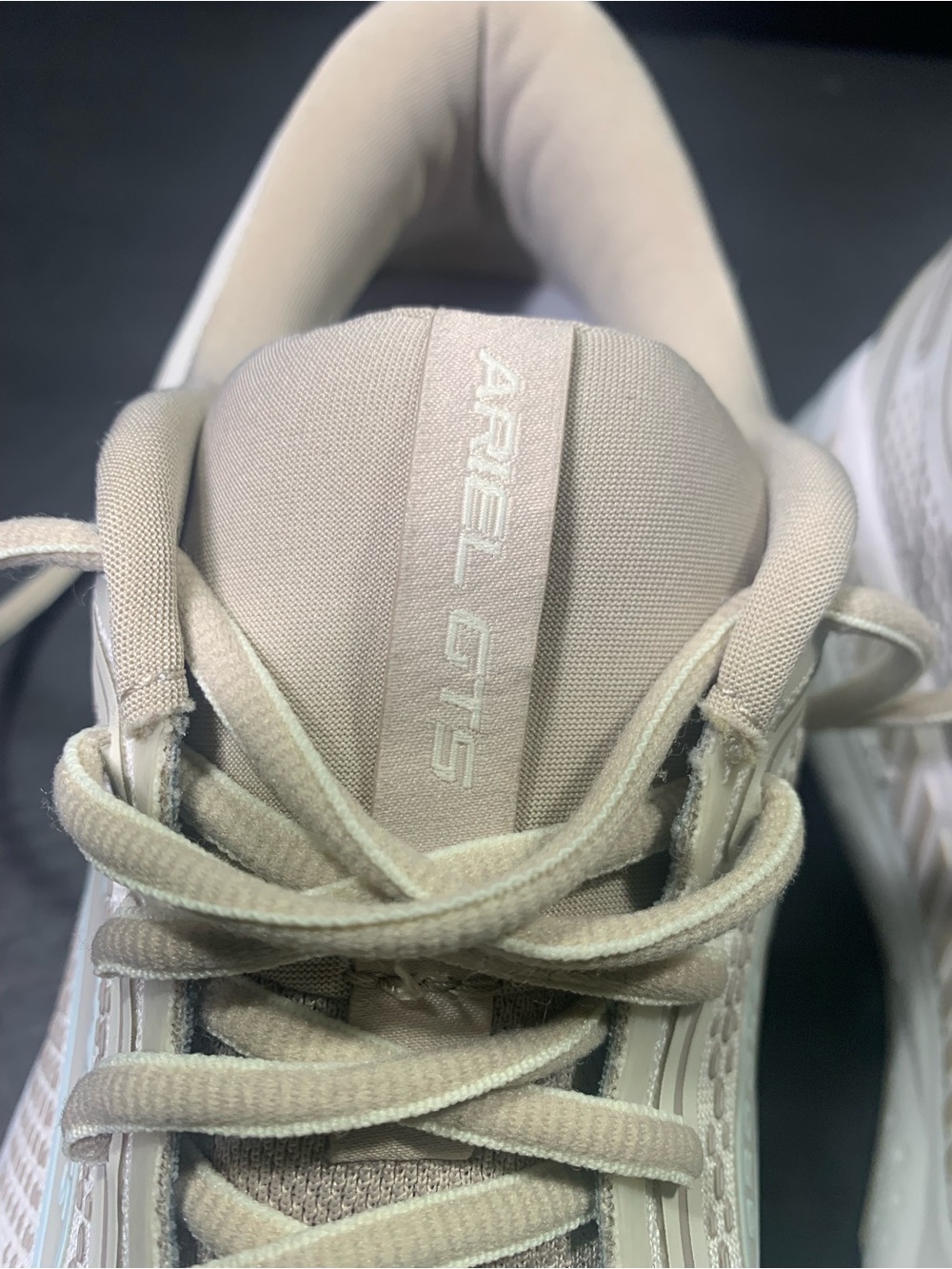 Brooks Ariel GTS 23 Tan Gray Women’s Running Walking Sneakers Shoe Size- 11 - Picture 10 of 11